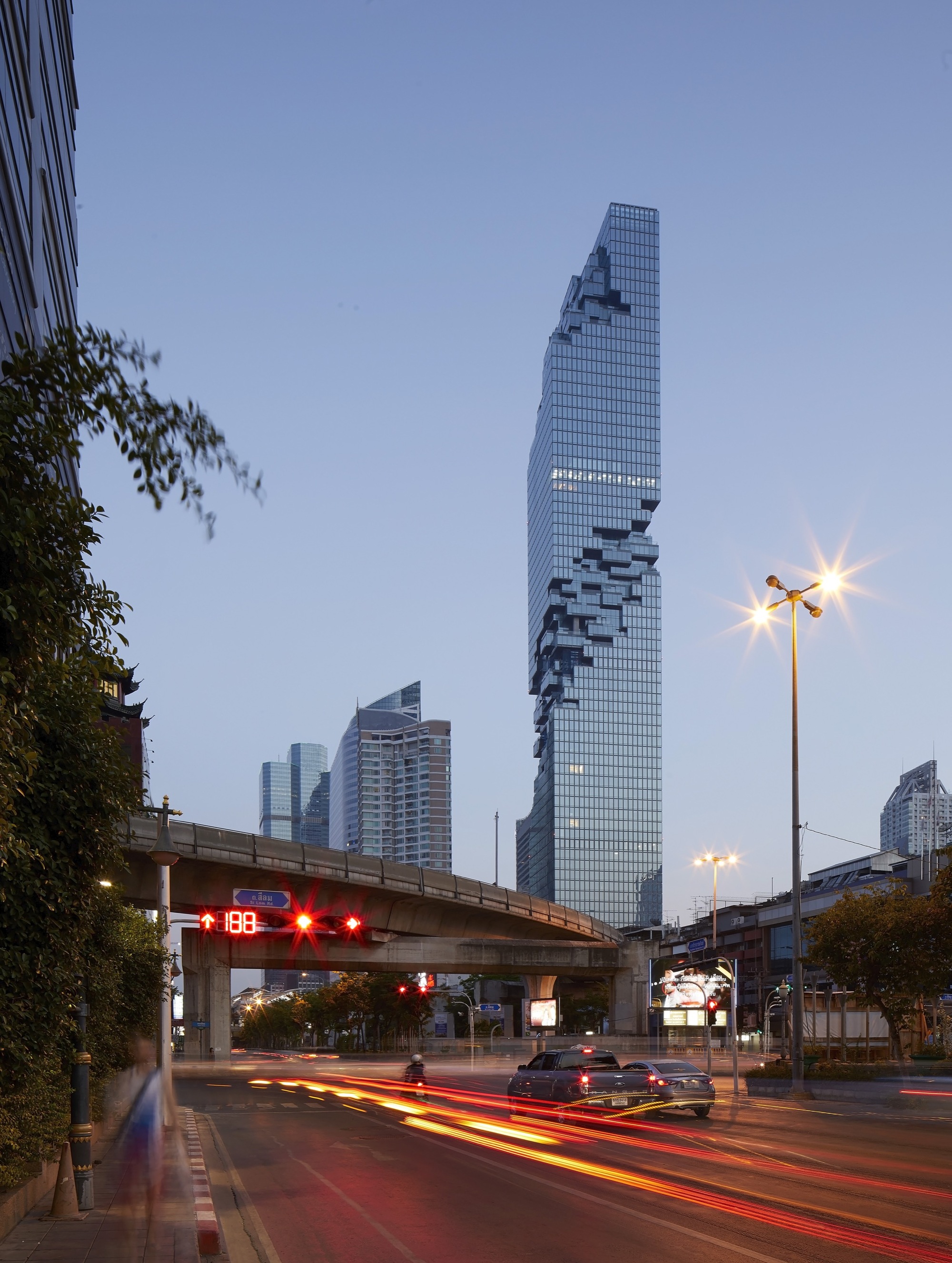 曼谷像素大厦观景台多少钱,曼谷第一高楼皇权像素大厦