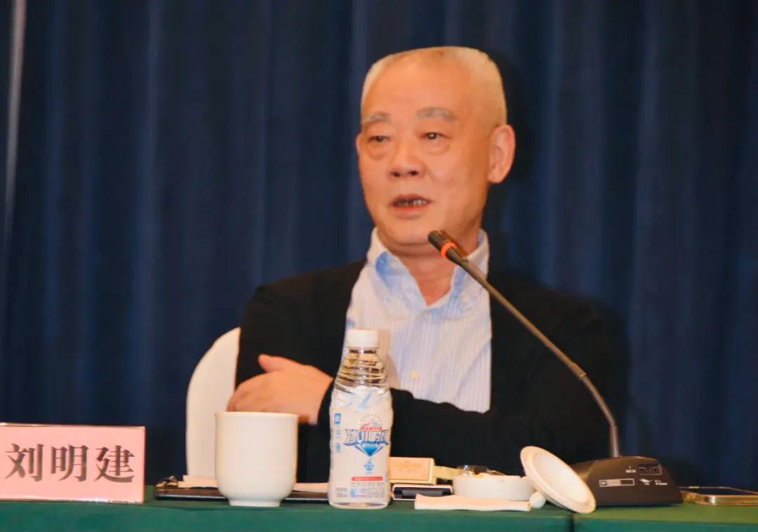 积极为设立“企业家日”建言献策省企业家研究会召开专家研讨会