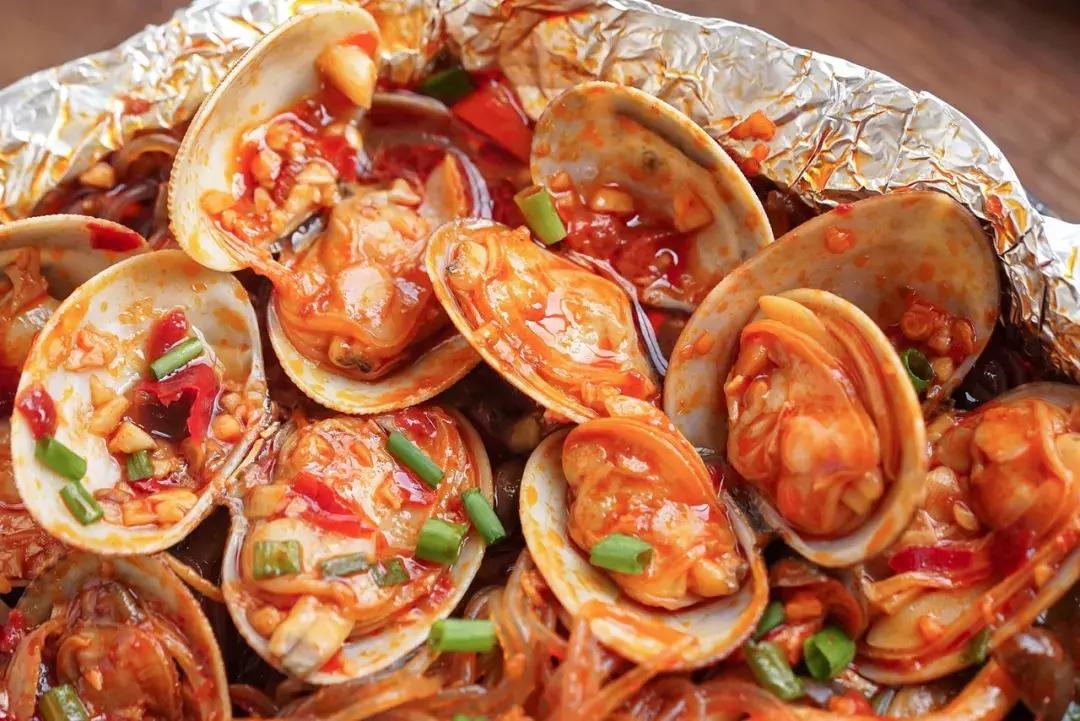 路边摊锡纸花甲粉做法,自己做的锡纸花甲粉