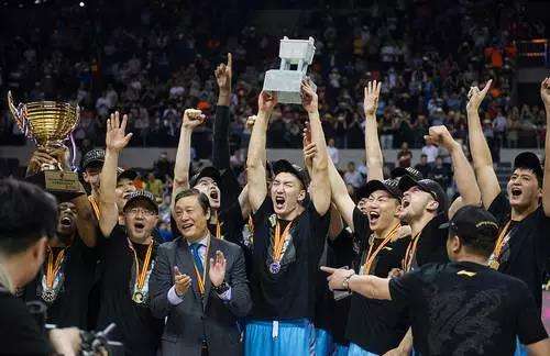 十年投入一亿元*疆新**飞虎男篮一线队70%球员实现本土培养