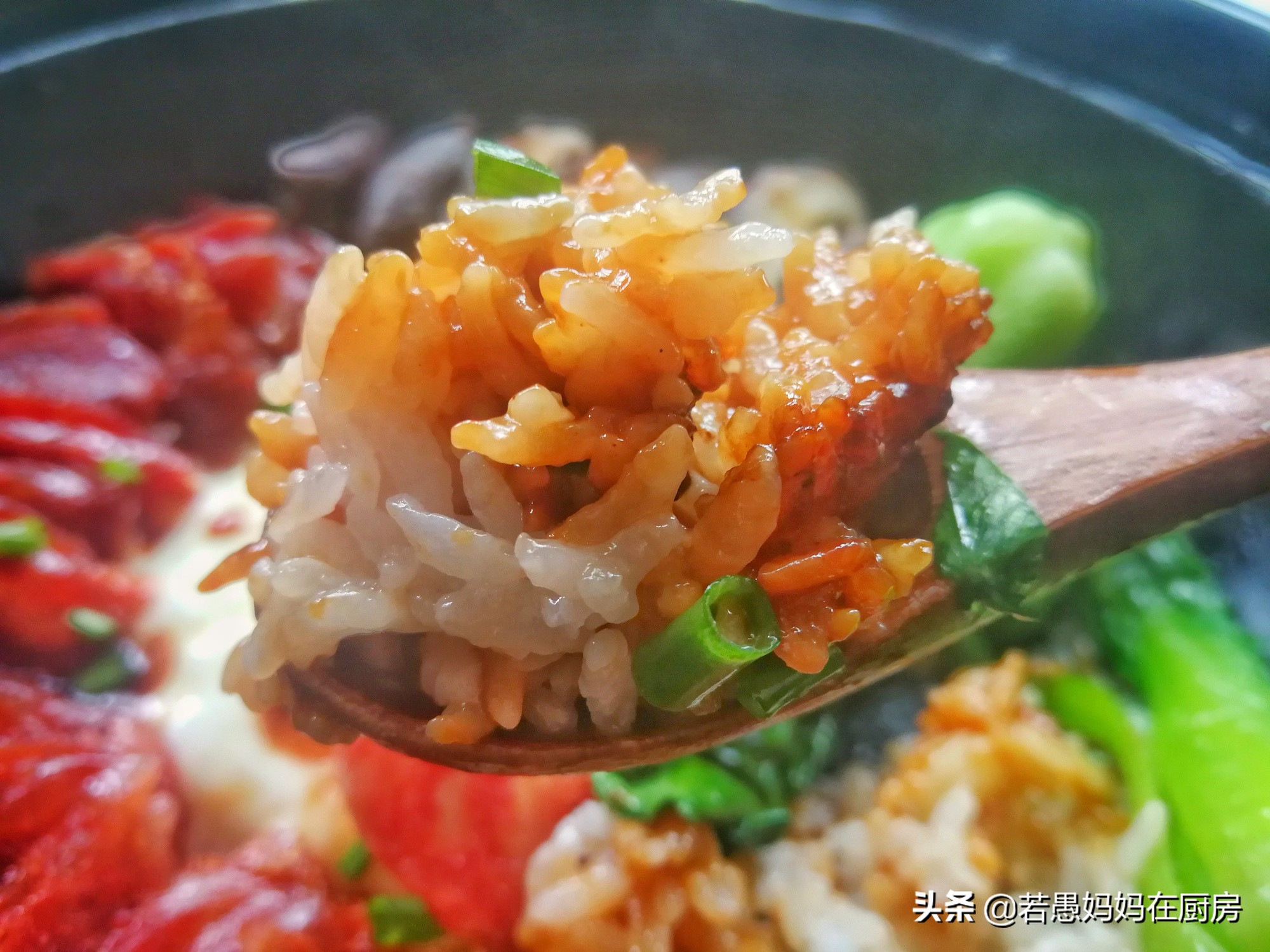 如何在家做锅巴煲仔饭,煲仔饭最快做好锅巴的方法