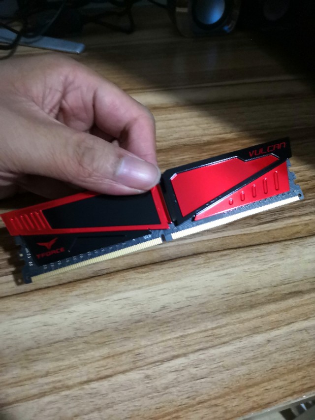 波哥带你来搞机第二期：自组装台式机，添加不同品牌内存条