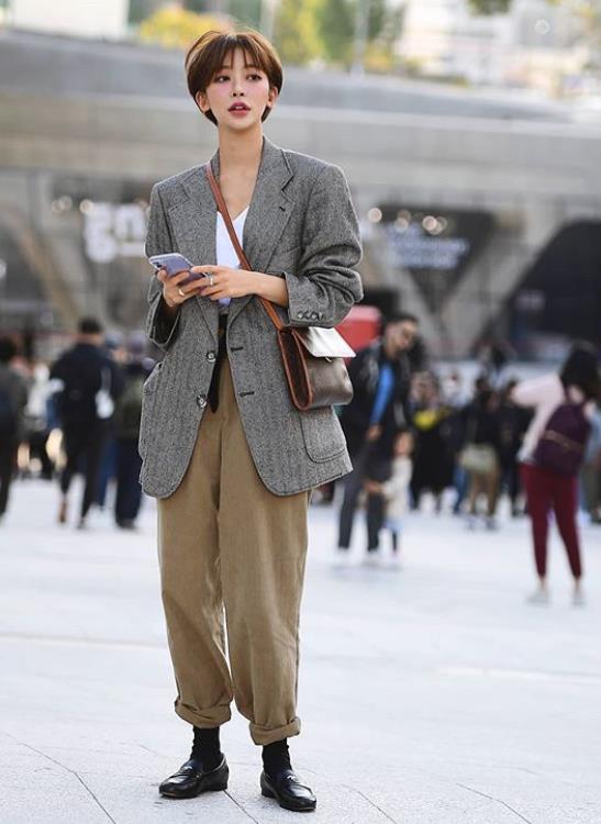 女人再懒也少穿搭,一款百搭又显腿长的运动鞋