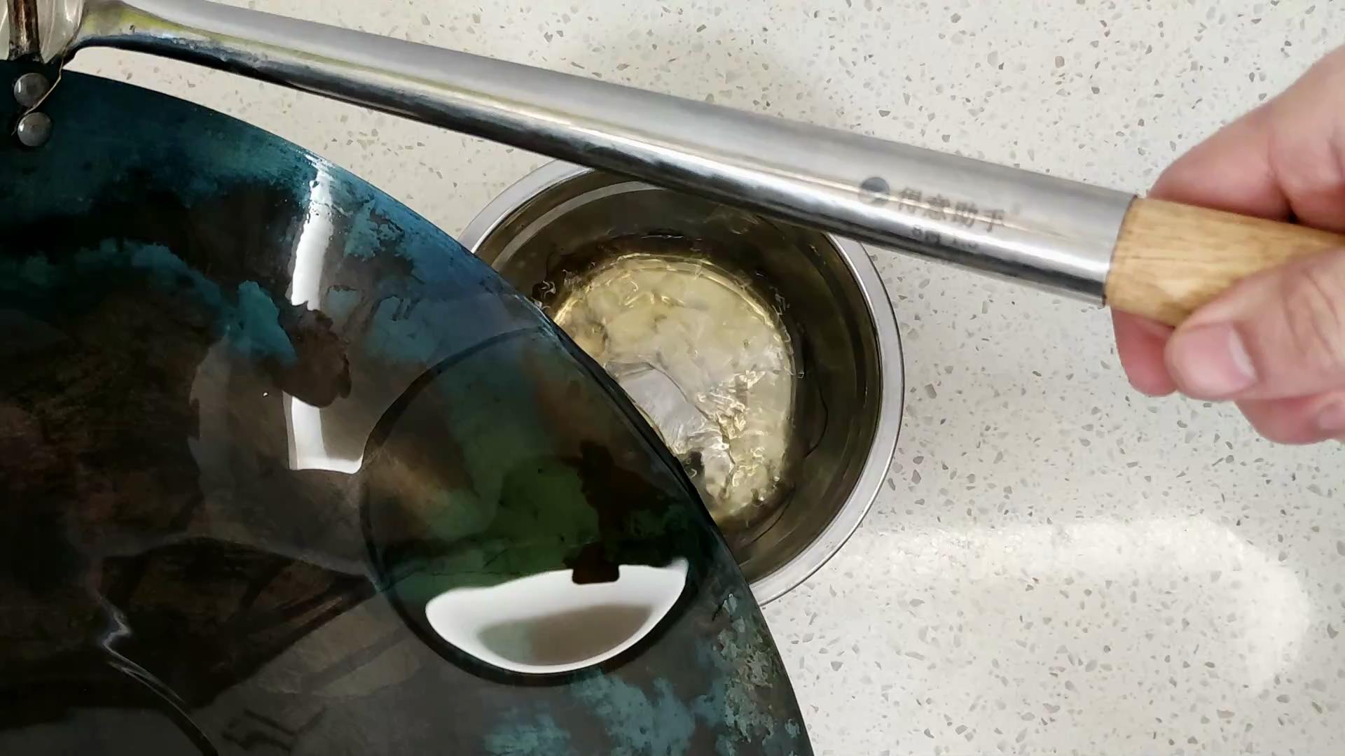 有不粘涂层的铁锅要不要开锅,旧铁锅开锅正确方法不粘锅