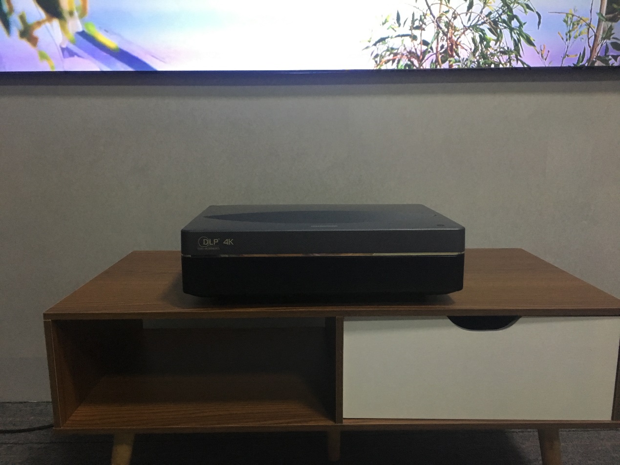 长虹激光电视v8s和x6u对比,长虹激光电视V7评测