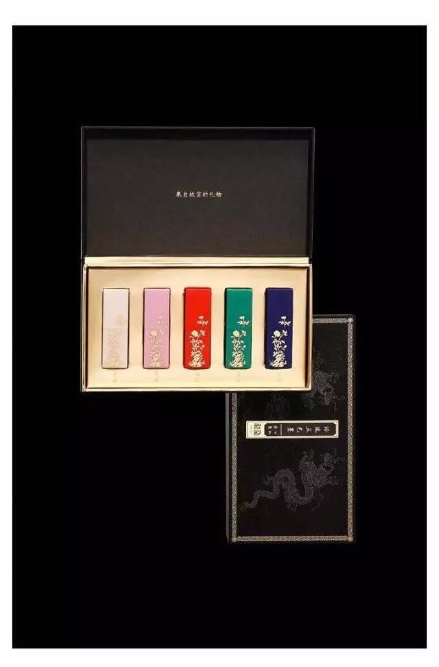 故宫口红枫叶红试色,故宫口红和花西子口红