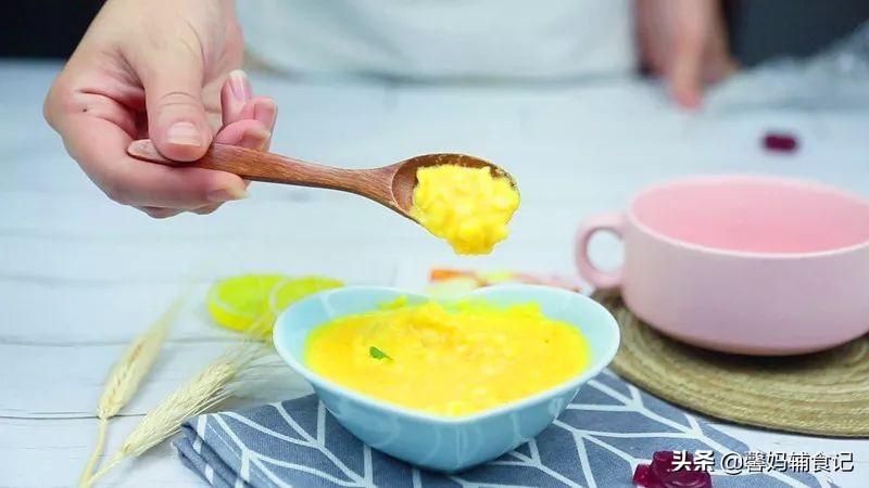 造型可爱的粒粒面,搭配亮丽的汤汁和芝士,不怕宝宝没胃口