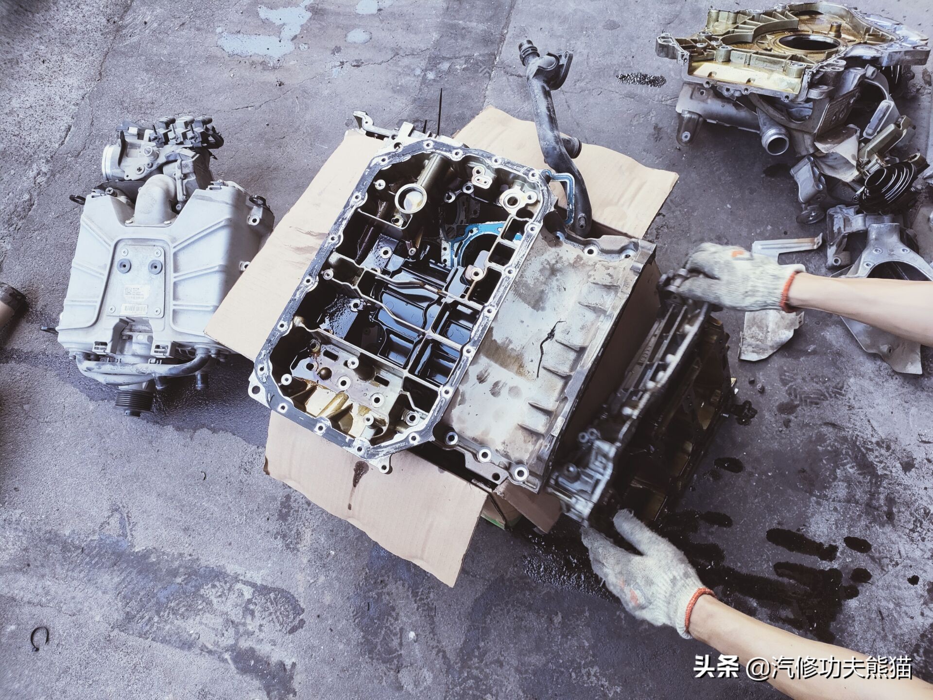 奥迪a8烧机油吗48v轻混,奥迪a8烧机油一千公里烧0.5正常吗