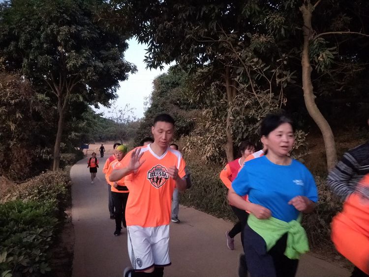 魅力深马，微马同行！六约微马助力深圳国际马拉松