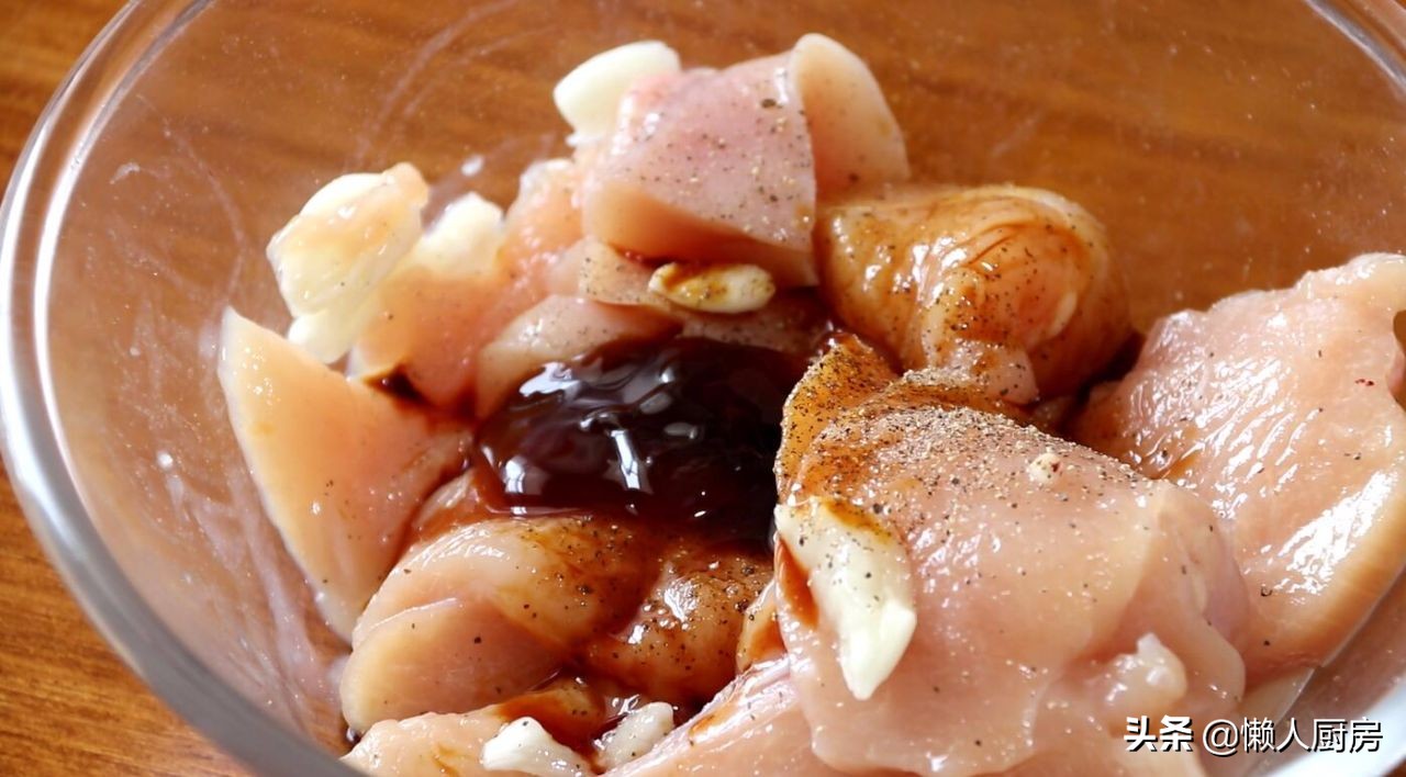 减肥如何煎鸡胸肉好吃,煎鸡胸肉跟水煮鸡胸肉