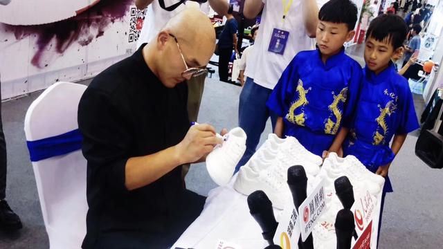 一龙恢复腰伤的视频,武僧一龙2017年11月4日搏击盛况