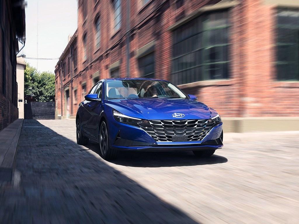 七代伊兰特和朗逸哪个更值得买,七代伊兰特和卡罗拉哪个更值得买