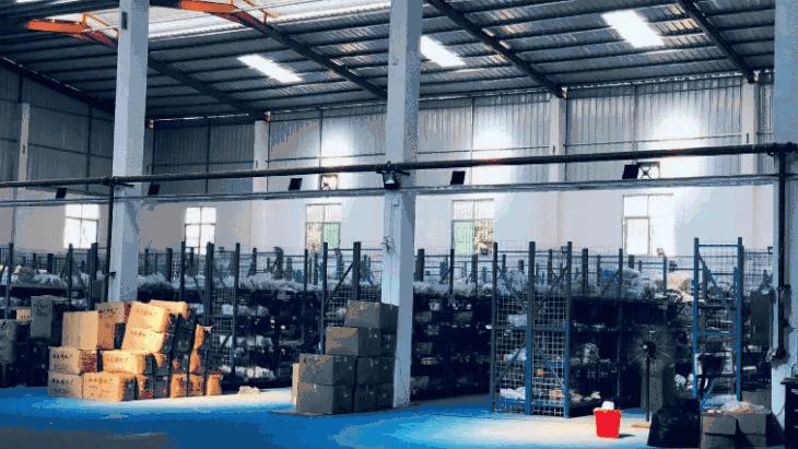 羊绒围巾很温暖,流行的羊绒围巾