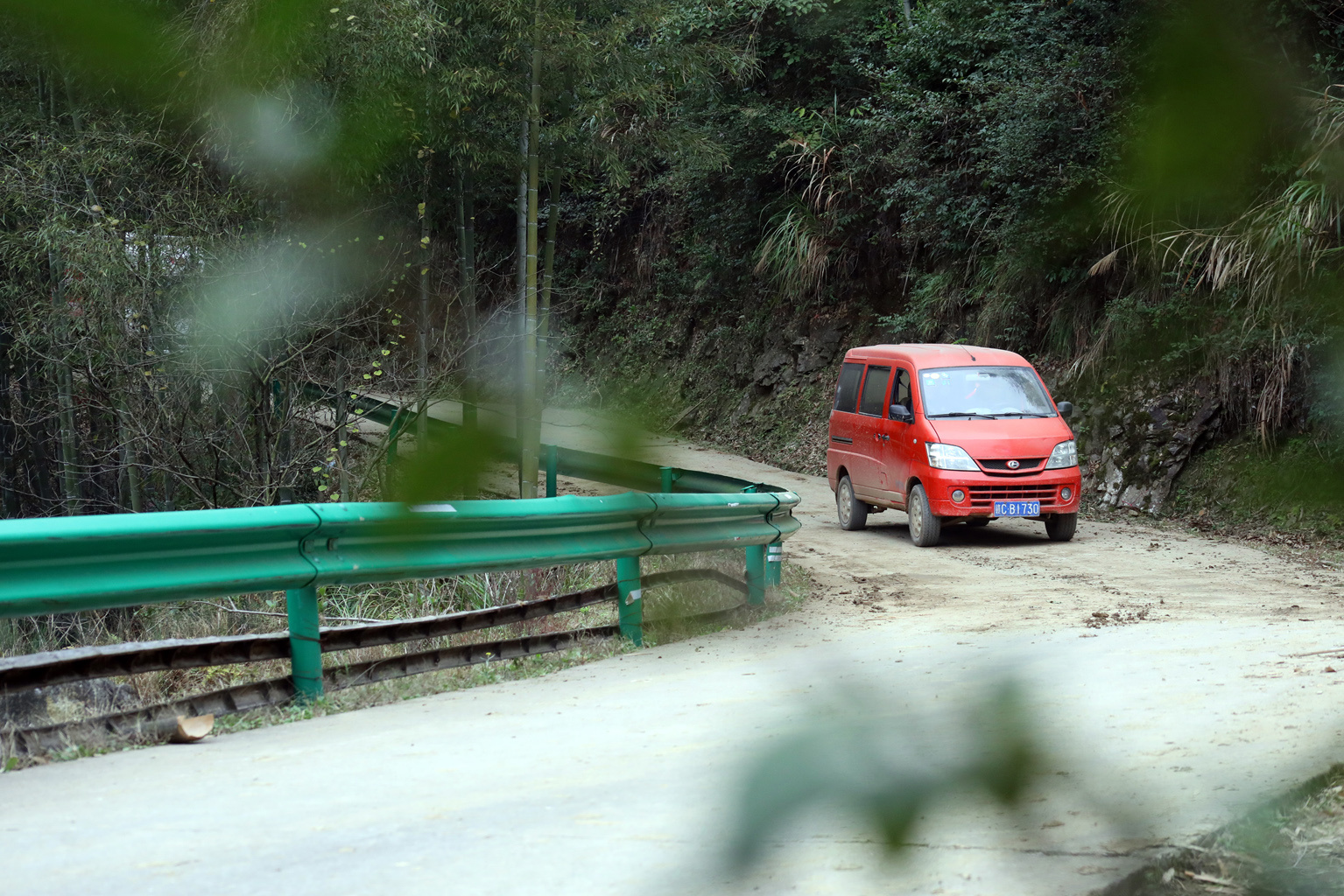 吴文清：27年，乡邮路上的“捎带哥”