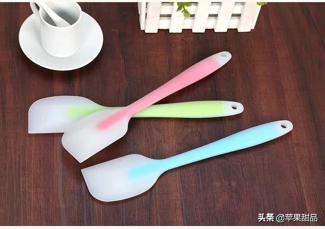 小白学烘焙最需要买什么工具,新手小白烘焙入门实用工具