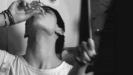 一来月经乳房胀痛特别严重,一来月经乳房右侧疼怎么回事