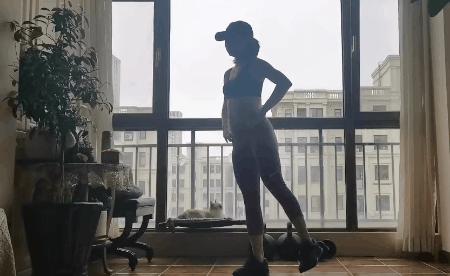 在家运动锻炼身体增强免疫力,疫情居家锻炼小动作