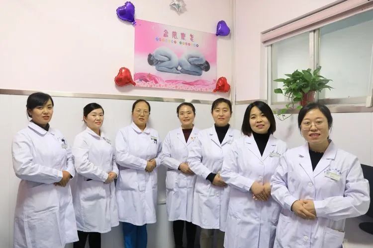 关爱女性健康三八节武汉,三八女神节抗疫巾帼