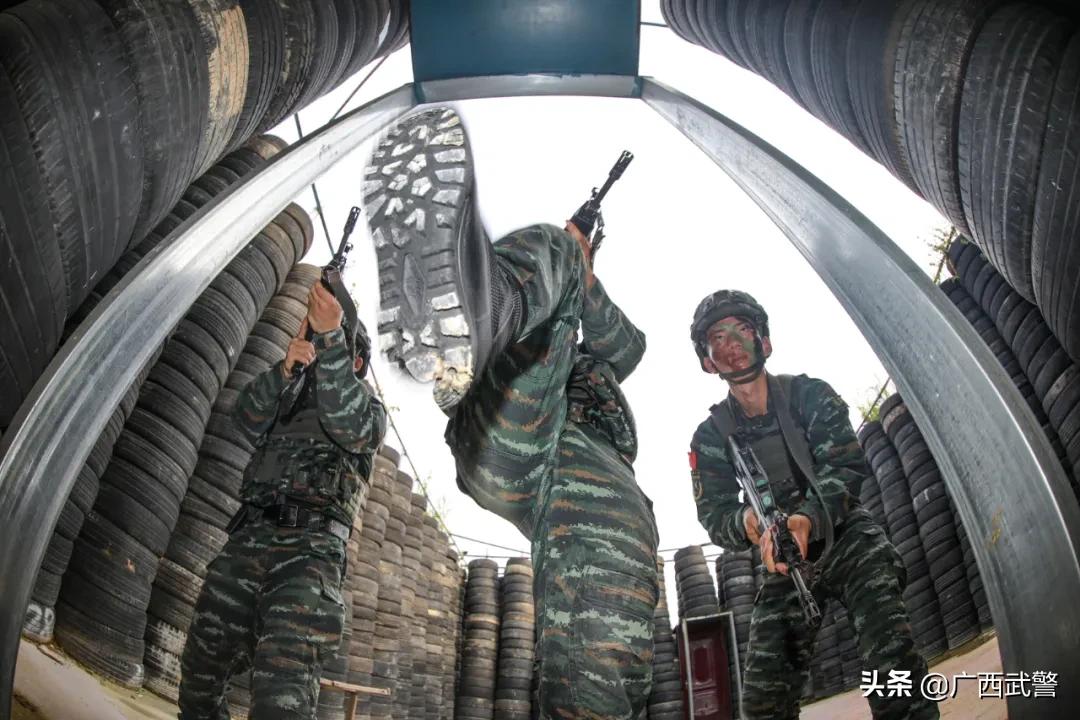 特战队员入列仪式誓词,预备特战队员转正