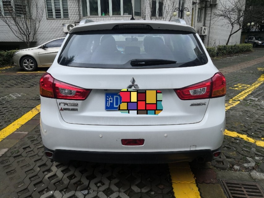 三菱asx劲炫2013款2.0lcvt两驱精英版,三菱劲炫asx一公里多少油钱