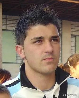 西班牙十大足球巨星现役,西班牙最帅足球明星