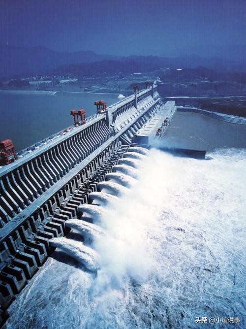 三峡大坝资金回本了没,三峡大坝多少年回本