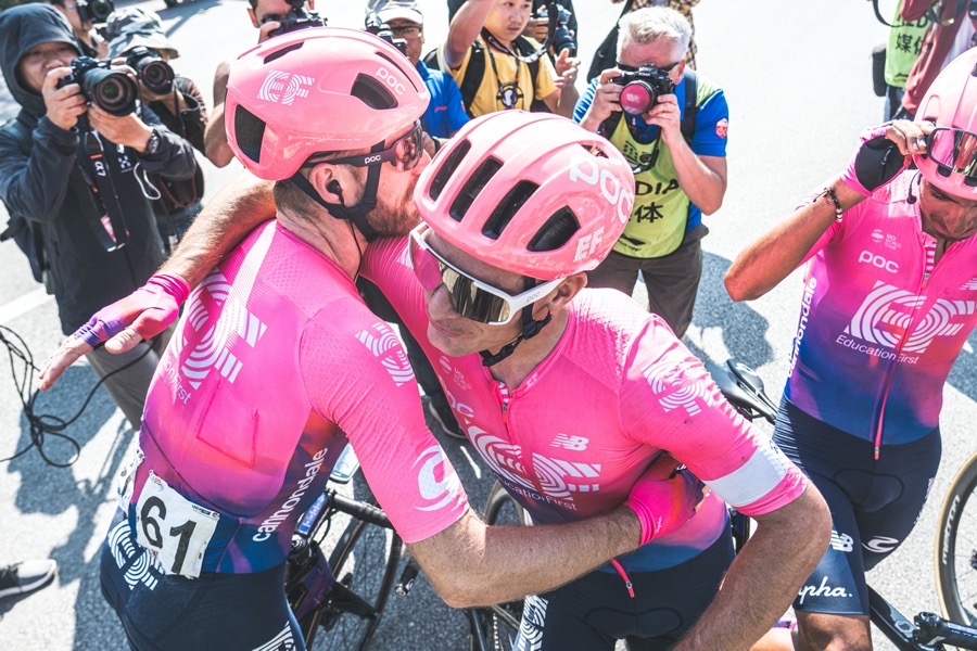 环广西终点冲刺回放,环广西巡回赛完整视频