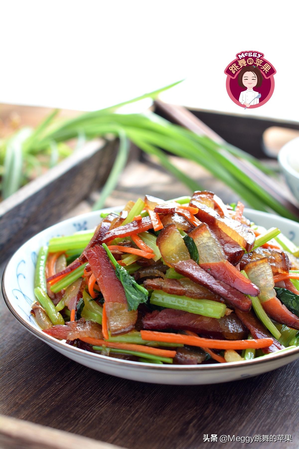 怎样炒腊肉不干不硬,为什么炒的腊肉很油