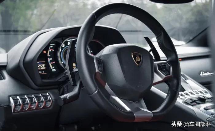 大牛aventadors和lp700有什么区别,紫色大牛aventadorsroadster