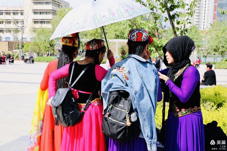 洛阳牡丹广场新疆舞视频,洛阳牡丹广场爵士舞