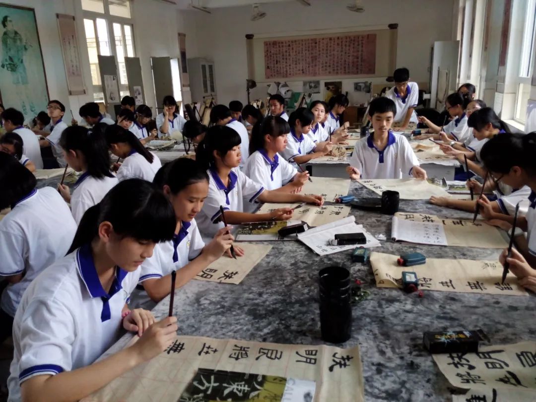 笔韵墨香放异彩，丰富舞台漫云中——广州市白云中学欢迎您