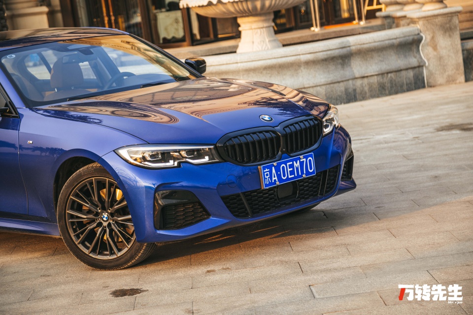 试驾宝马330Li丨即便它变得舒适，也依旧能让人爱上