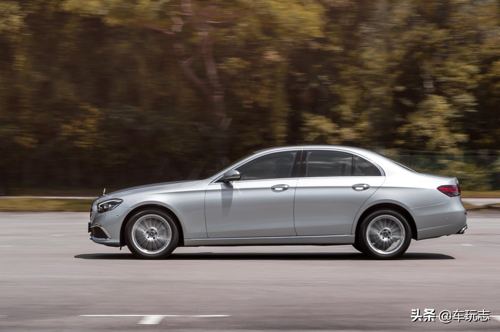 奔驰e级e200功能,2019款奔驰e级e200l运动型