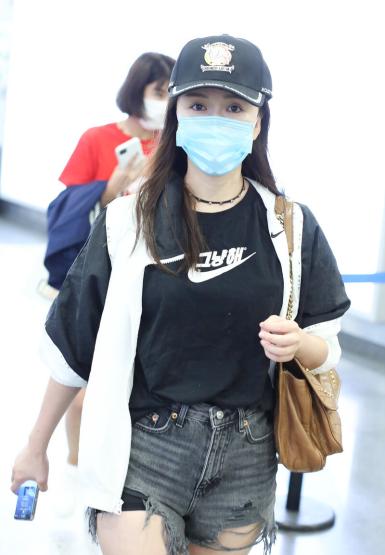 娄艺潇牛仔短裤,娄艺潇牛仔短裤图片