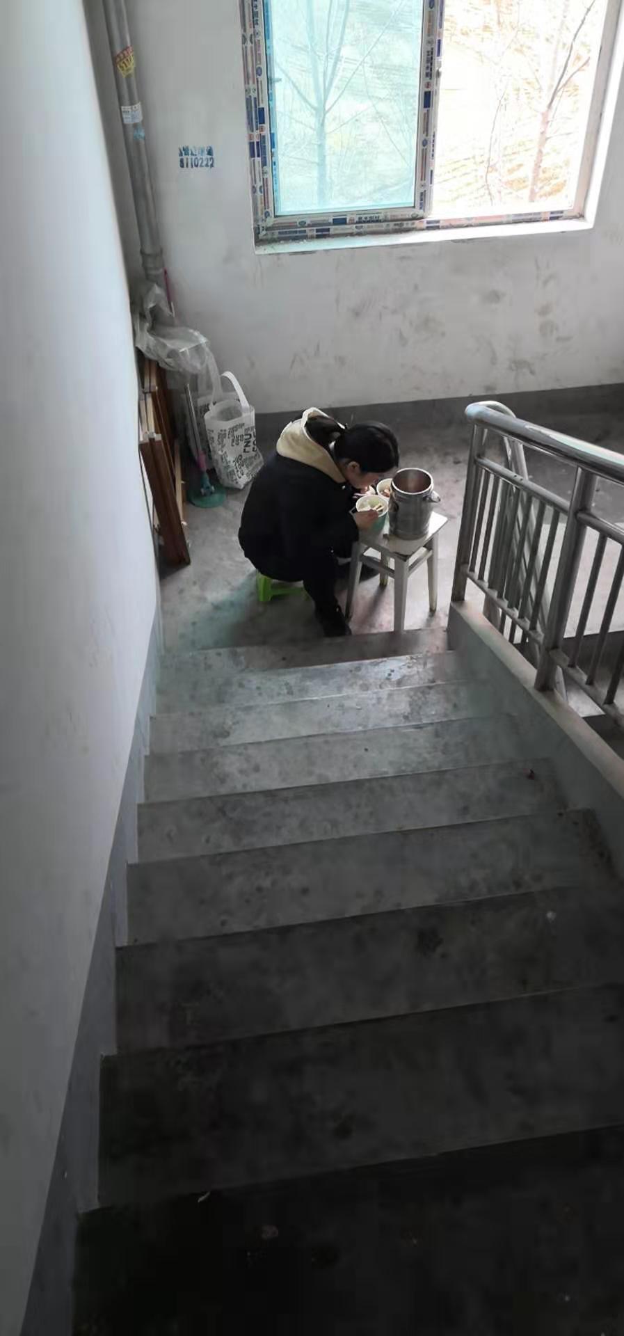 “疫”场爱的姿势期待零距离丨英雄的城市英雄的人民