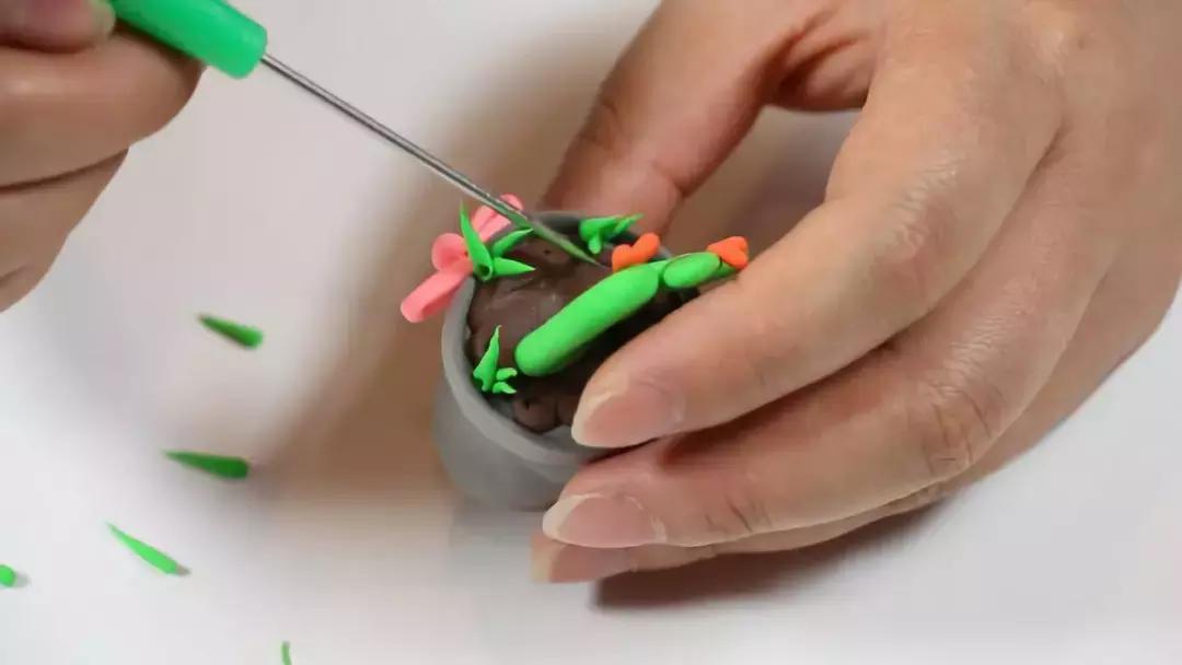 圆形手工制作仙人掌创意废物利用,硬卡纸仙人掌手工制作大全