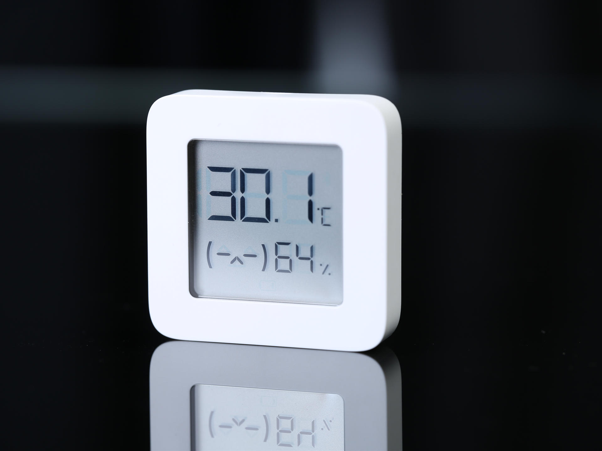 米家温度计测量鱼缸温度,小米米家温度计怎么换电池