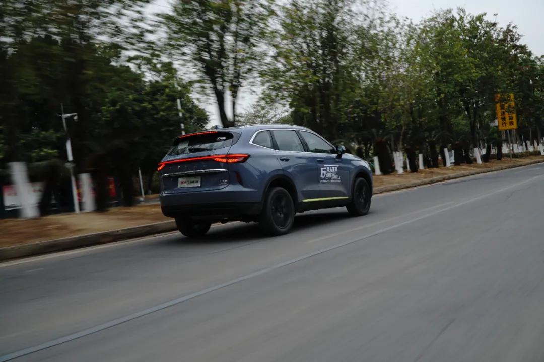 哈弗h62.0t第三代还值得买吗,第三代哈弗h62.0t驾驶感受