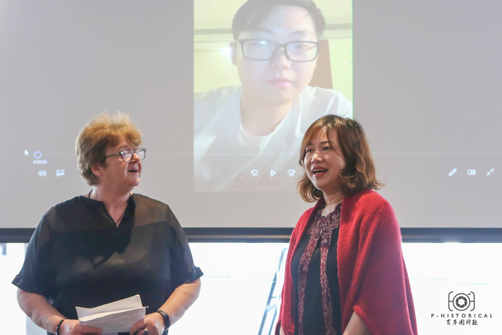 他获得了三等奖英文,他获得了很多奖项的英语