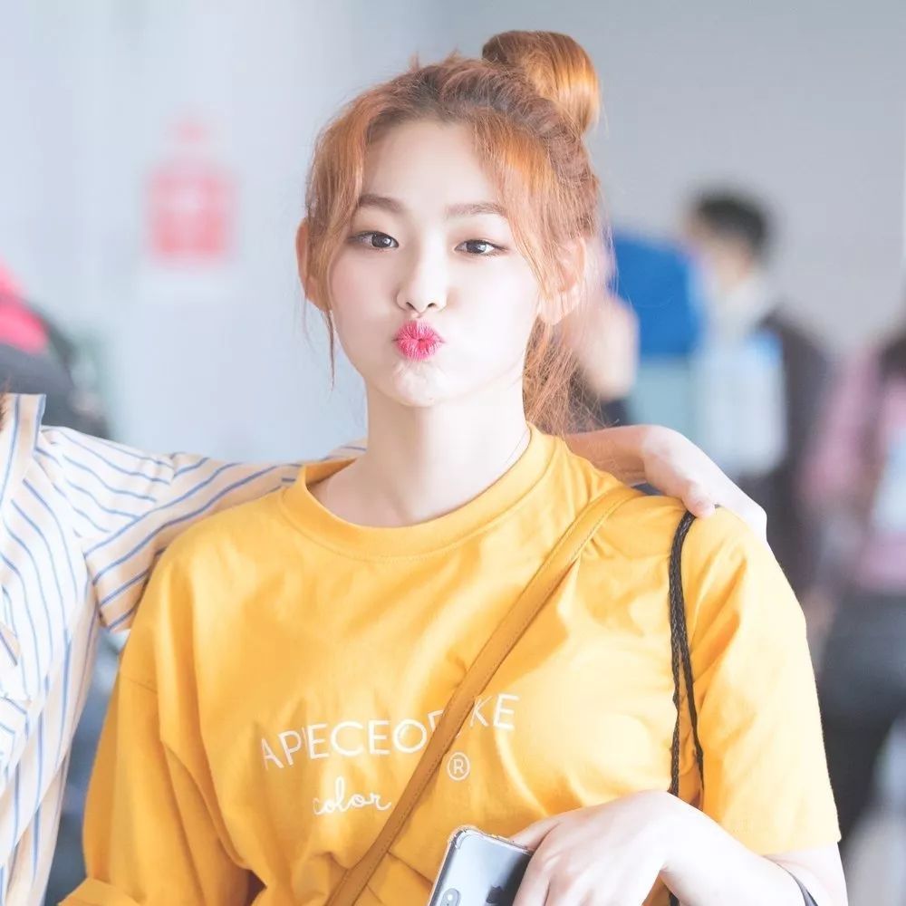 那些总说圆脸土的人，真的能闭嘴了！Lisa和Jennie哪里土？