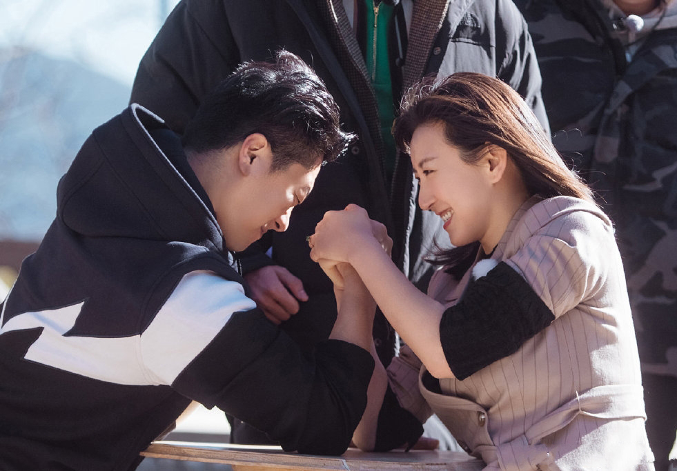 凌潇肃和唐一菲的吻戏,凌潇肃和唐一菲亲吻视频