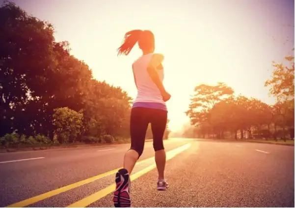 站着排尿对身体有好处吗,洗澡时站着排尿会有哪些麻烦