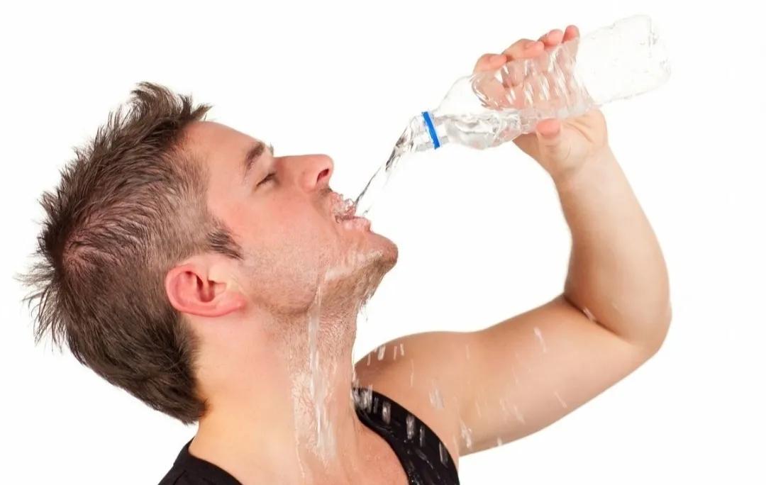 十年痛风疼痛但没有结晶,十年的痛风能不能治好