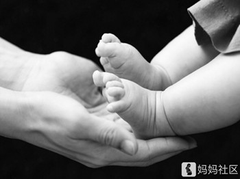 八个月就出生的早产儿应该放弃吗,早产儿家长决定放弃治疗可以吗