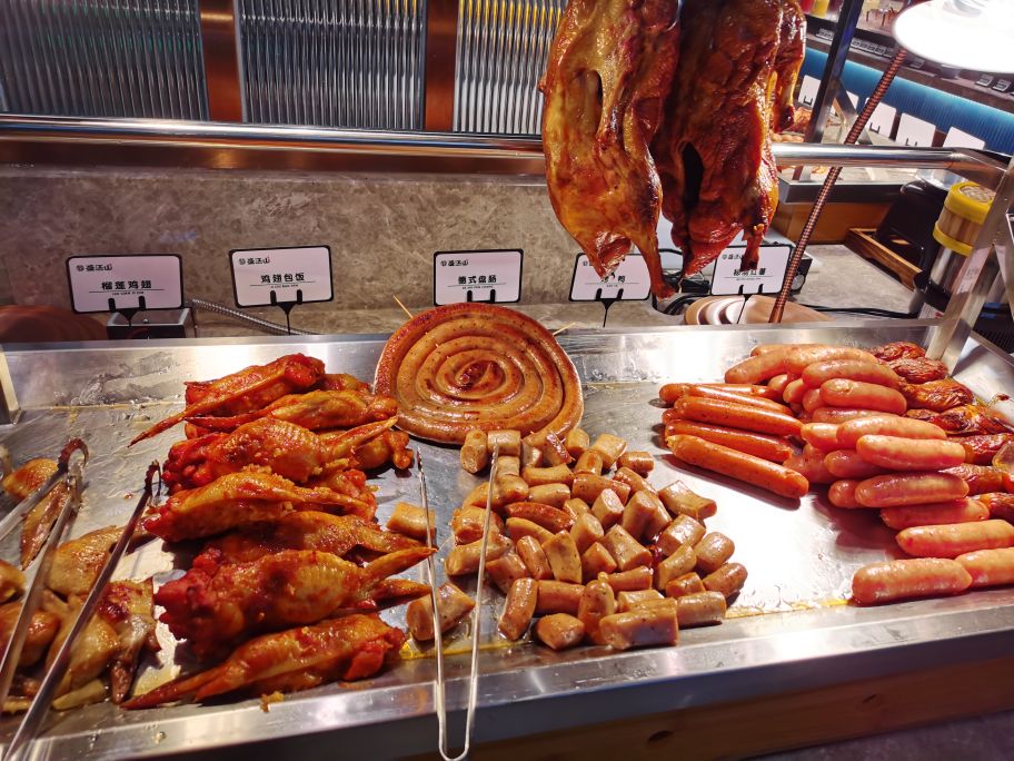 沈阳盛江山k11自助餐,盛江山k11黑金店大桌