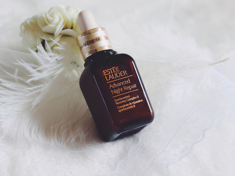 补水保湿效果最好的大牌精华液,精华液抗氧化补水保湿紧致肌肤