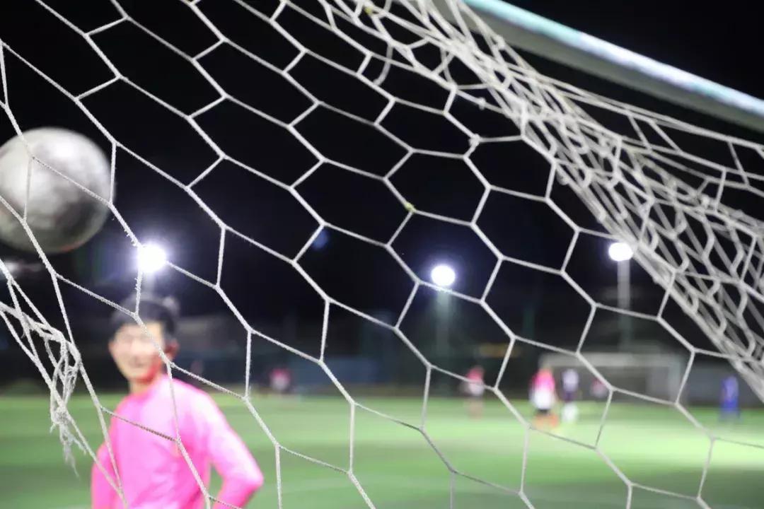 丽江人为什么喜欢踢足球,丽江人都喜欢踢足球