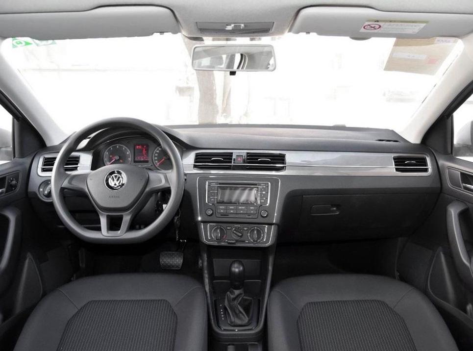 大众桑塔纳普通型,捷达va3和桑塔纳哪个更保值