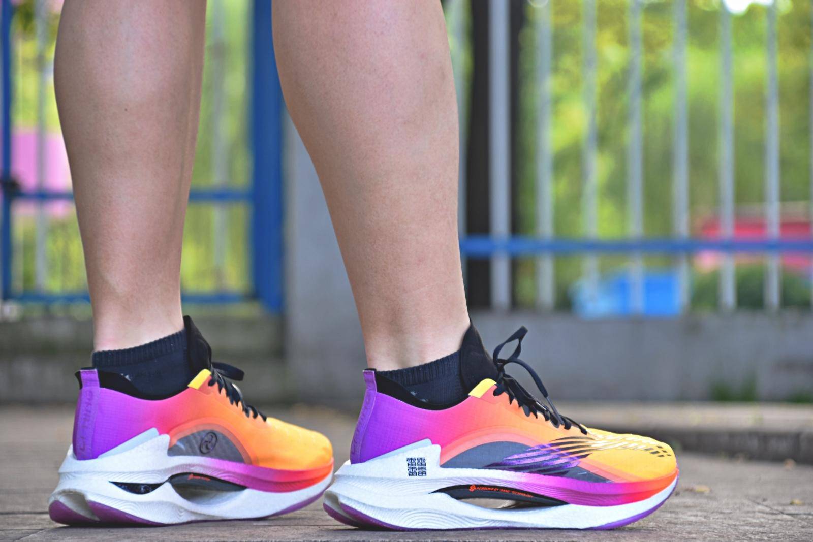 跑鞋测评态极,李宁飞电3.0challenger和李宁小绝影