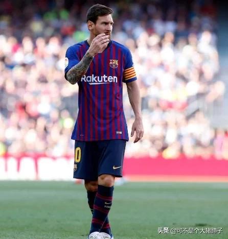 梅西超强足球技巧,梅西阿德里亚诺